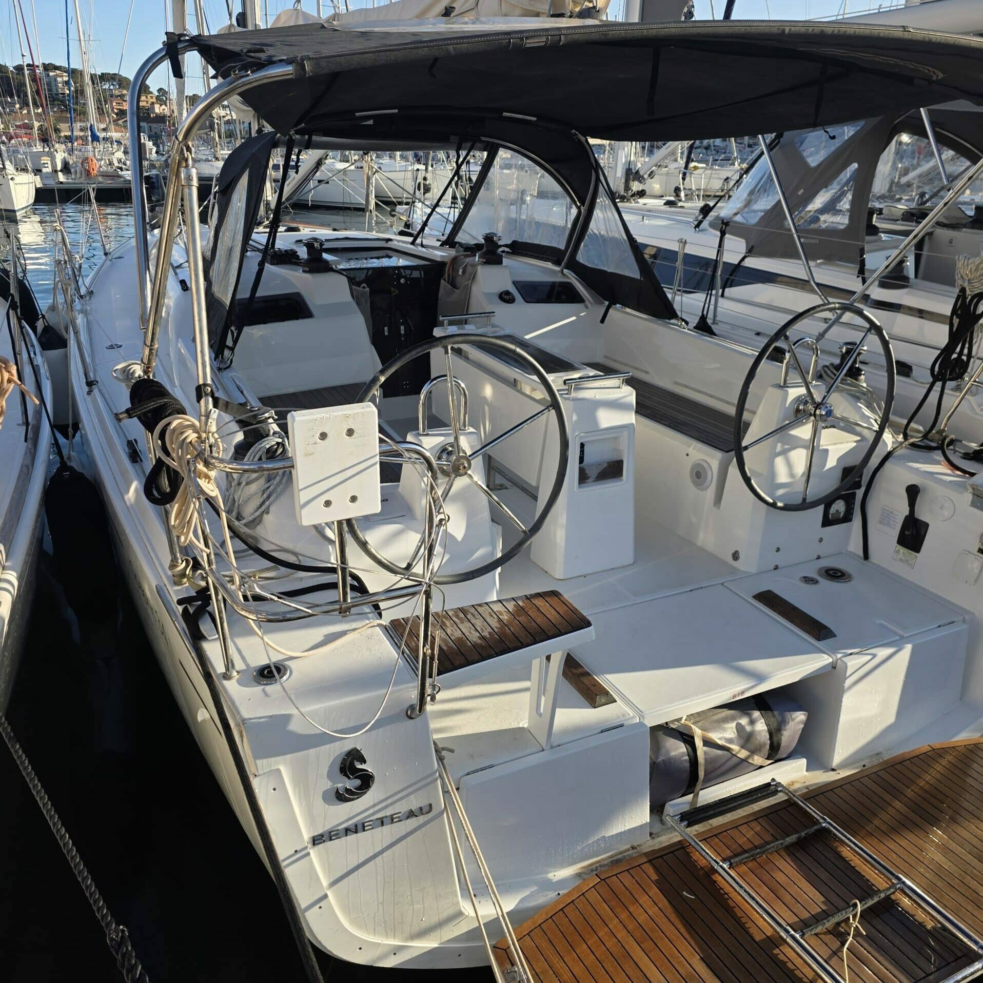 location-bateau-location-voilier-alize-location-Oceanis 34.1-saint-Mandrier-Toulon-Hyeres-Porquerolles-Côte d'azur- méditerranée
